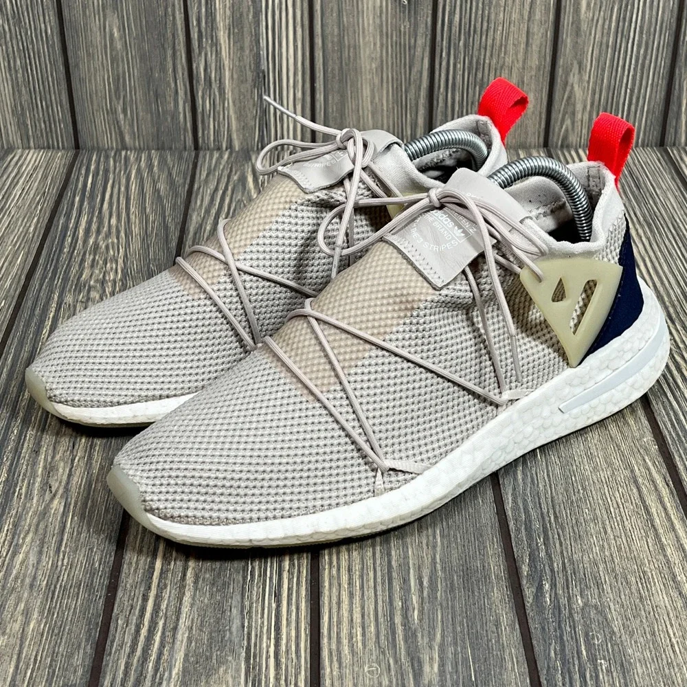 Adidas Boost‎ Sneaker Men 9.5 Grey Running Shoes D63413 Athleisure Gym Exercise